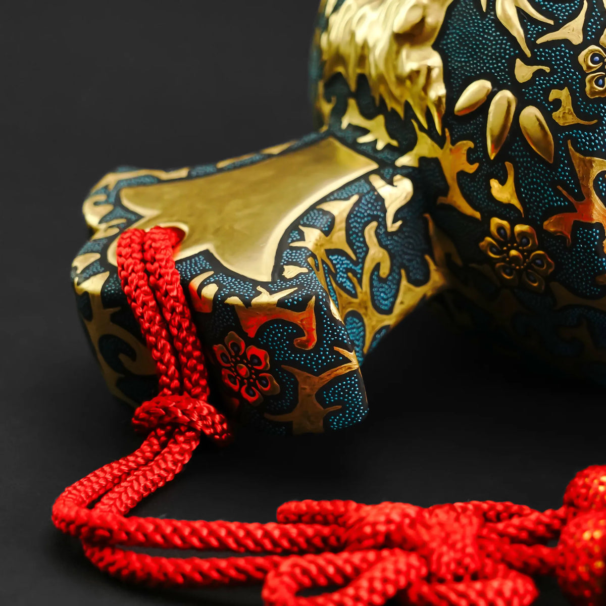 Kutani Ware Ceramic Sculpture "Kozuchi" Lucky Mallet: Morikin Hosoge & Aochibu / Nakada Kingyoku