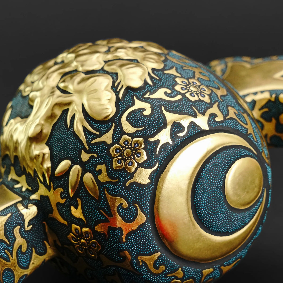 Kutani Ware Ceramic Sculpture "Kozuchi" Lucky Mallet: Morikin Hosoge & Aochibu / Nakada Kingyoku