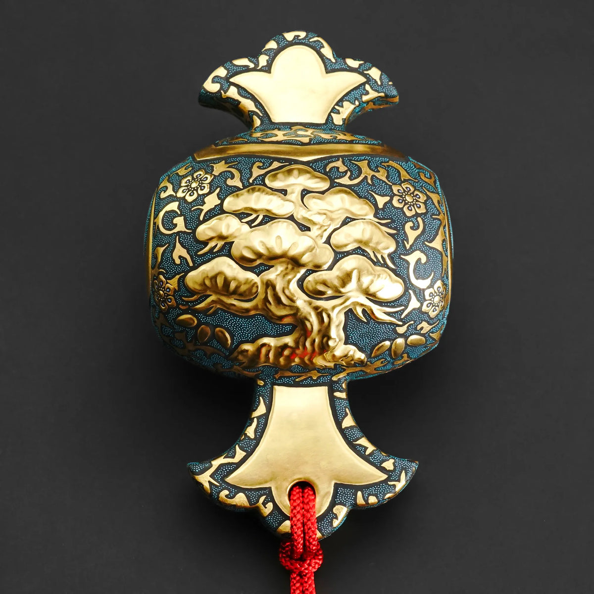 Kutani Ware Ceramic Sculpture "Kozuchi" Lucky Mallet: Morikin Hosoge & Aochibu / Nakada Kingyoku