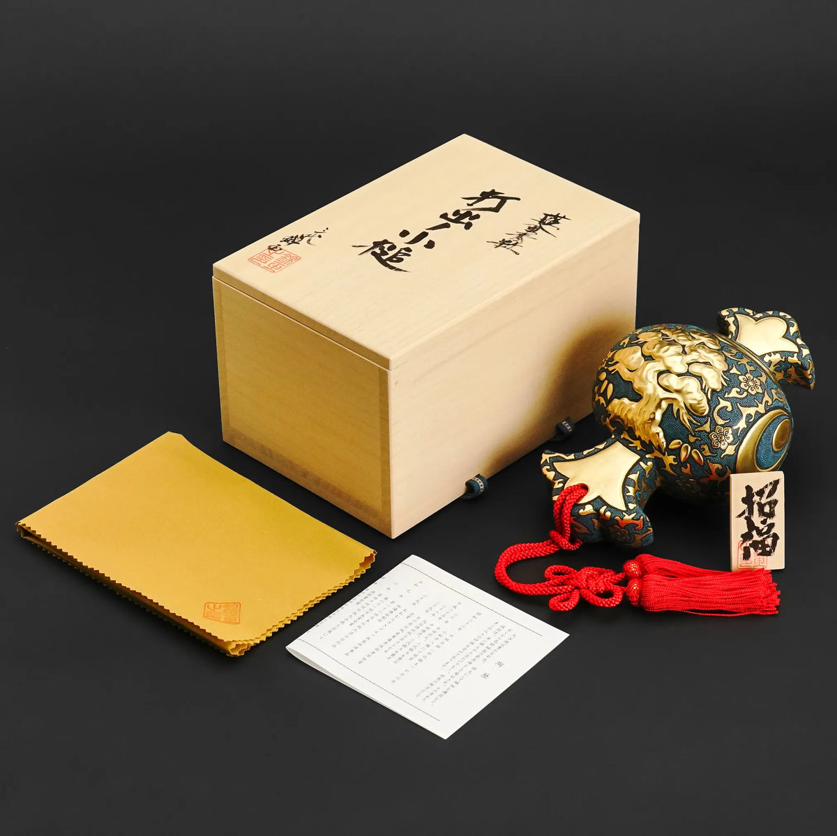 Kutani Ware Ceramic Sculpture "Kozuchi" Lucky Mallet: Morikin Hosoge & Aochibu / Nakada Kingyoku