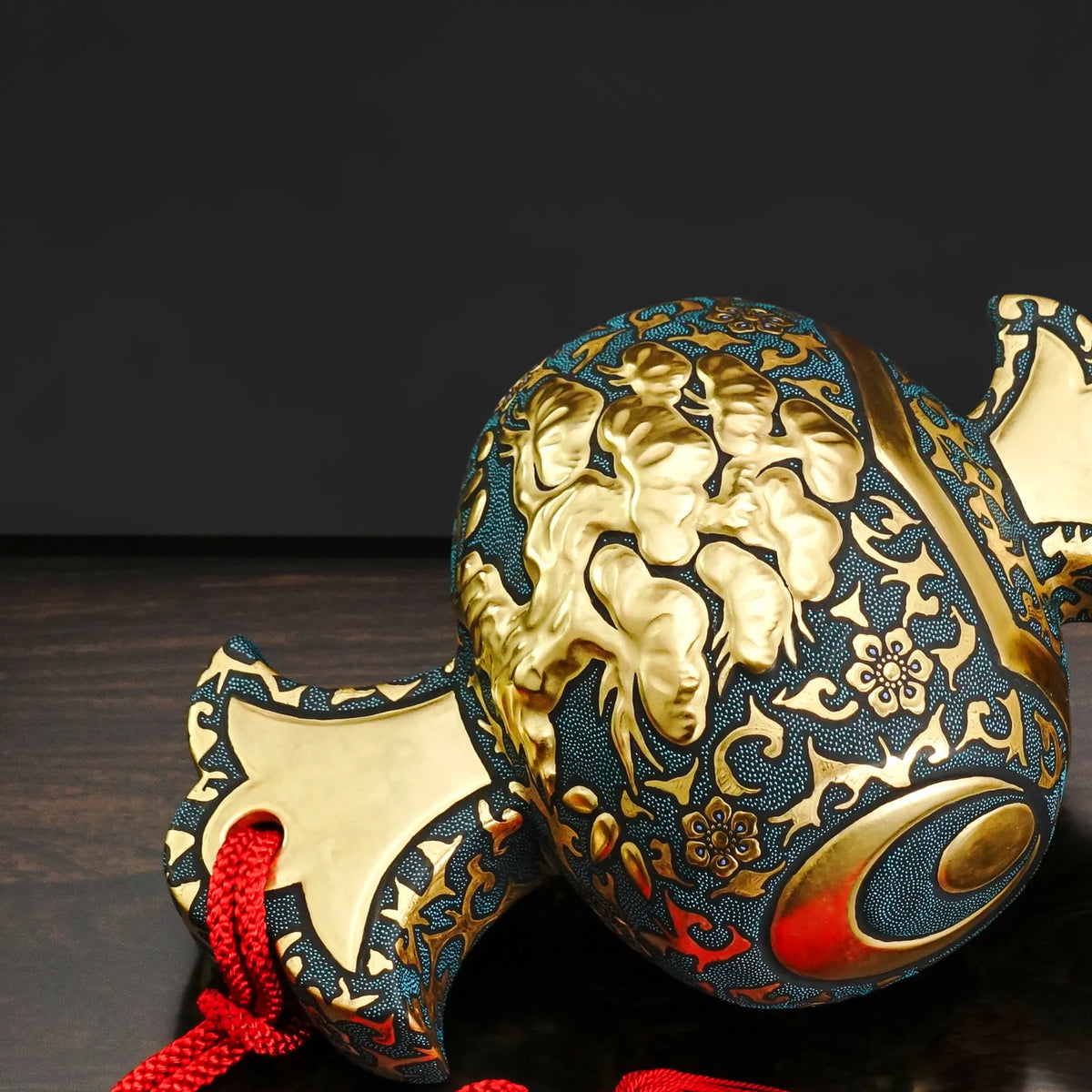 Kutani Ware Ceramic Sculpture "Kozuchi" Lucky Mallet: Morikin Hosoge & Aochibu / Nakada Kingyoku