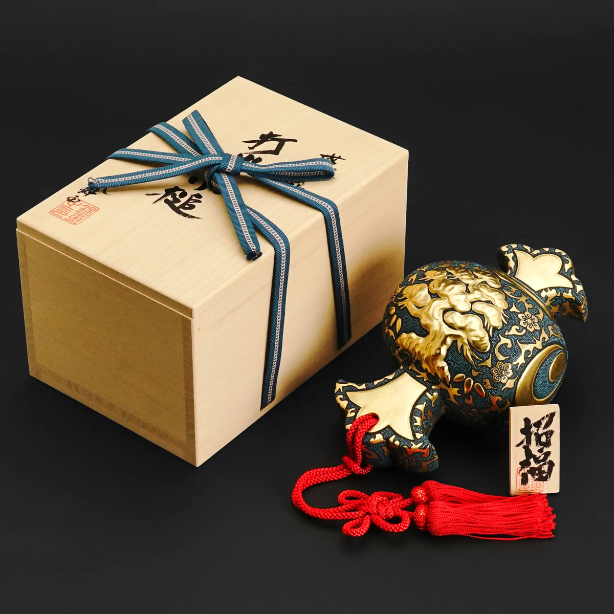 Kutani Ware Ceramic Sculpture "Kozuchi" Lucky Mallet: Morikin Hosoge & Aochibu / Nakada Kingyoku