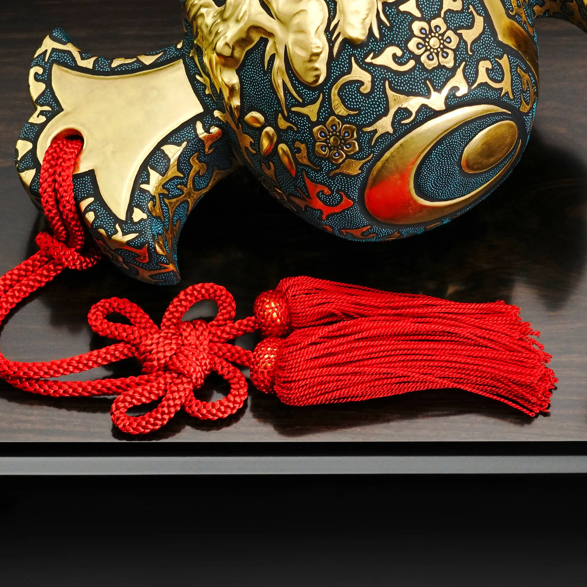 Kutani Ware Ceramic Sculpture "Kozuchi" Lucky Mallet: Morikin Hosoge & Aochibu / Nakada Kingyoku