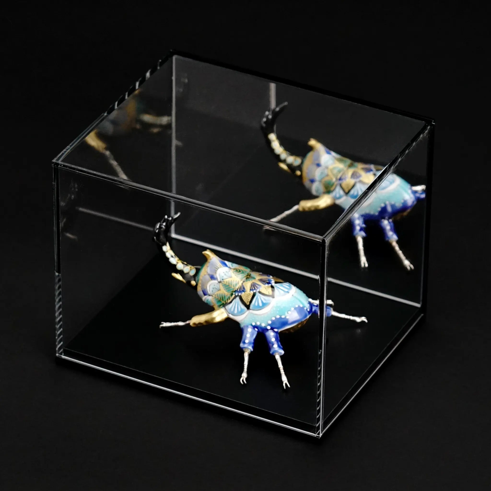 九谷焼置物 カブトムシ フォレストブルー / 高聡文（別アングル）