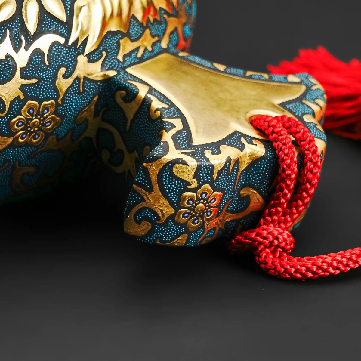 Kutani Ware Ceramic Sculpture "Kozuchi" Lucky Mallet: Morikin Hosoge & Aochibu / Nakada Kingyoku